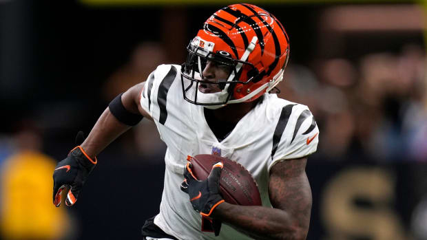 Cincinnati Bengals wide receiver Ja'Marr Chase (1) completes a catch in the third quarter during an NFL Week 6 game against the New Orleans Saints, Sunday, Oct. 16, 2022, at Mercedes-Benz Superdome in New Orleans. Cincinnati Bengals At New Orleans Saints Oct 16 036